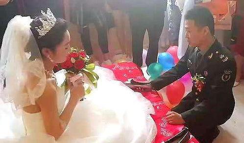 吃瓜新娘和伴郎团,一场别开生面的婚礼盛宴